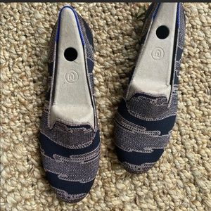 Rothys golden shimmering